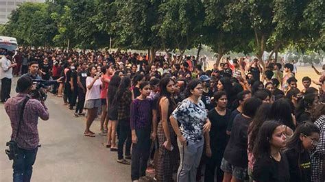 Delhi college girl – desi mms scandal .